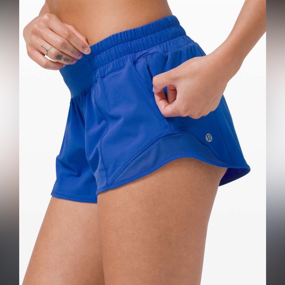 Lululemon Hotty Shot shorts size 4 inch in Cerulean Blue size 4, NWOT.